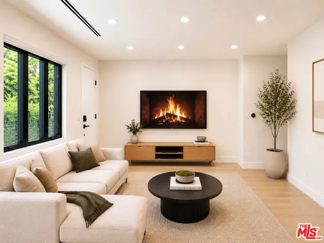 912 N Harper Avenue 1, Los Angeles, California 90046