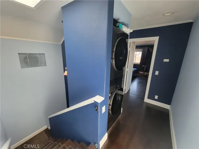 Upper laundry