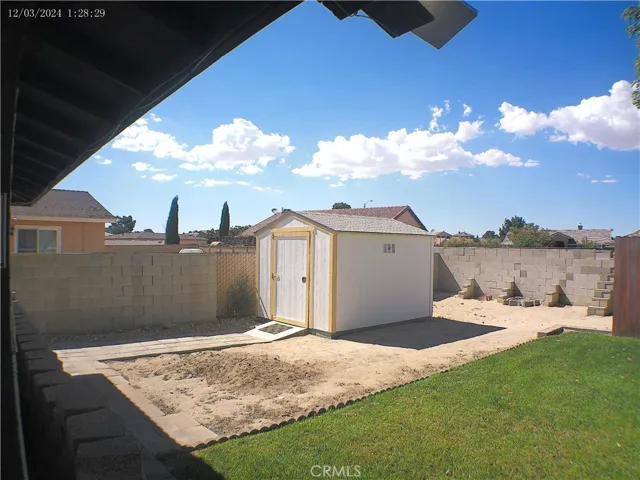 14804 Crofton Lane, Helendale, California 92342