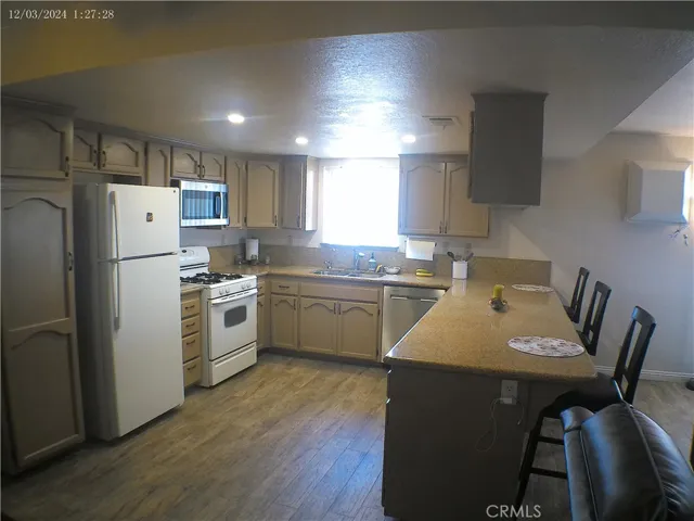 14804 Crofton Lane, Helendale, California 92342