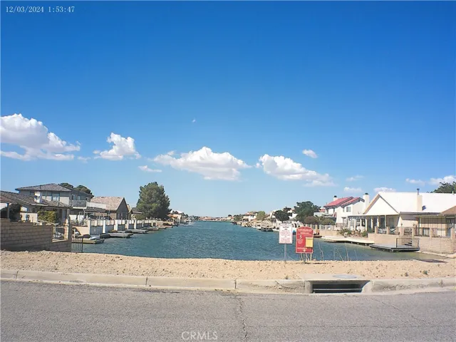 14804 Crofton Lane, Helendale, California 92342