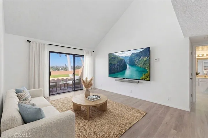 Living Room: Virtual staging