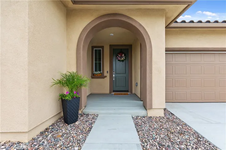 33134 Celadon Avenue, Winchester, California 92596