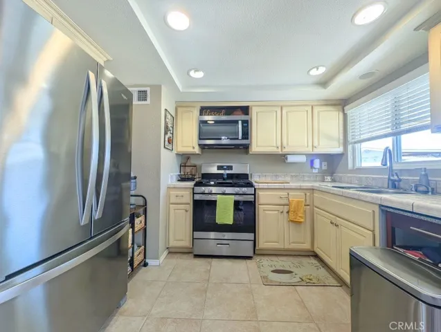545 Mikalor, San Bernardino, California 92410