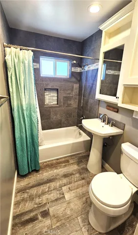 1124 W Woodcrest Avenue, Fullerton, California 92833
