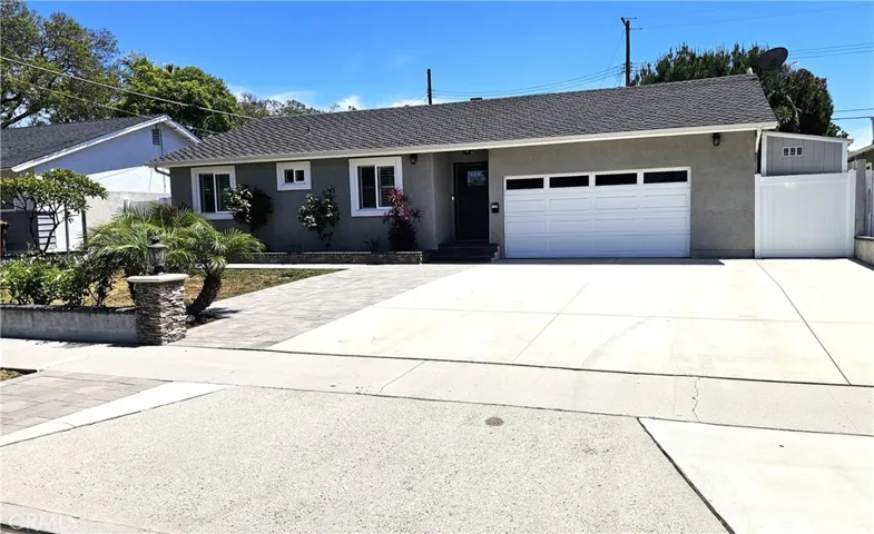 1124 W Woodcrest Avenue, Fullerton, California 92833