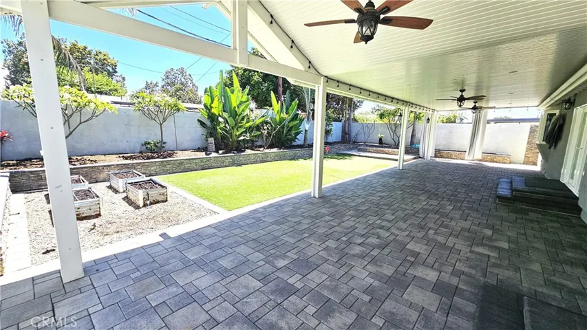1124 W Woodcrest Avenue, Fullerton, California 92833