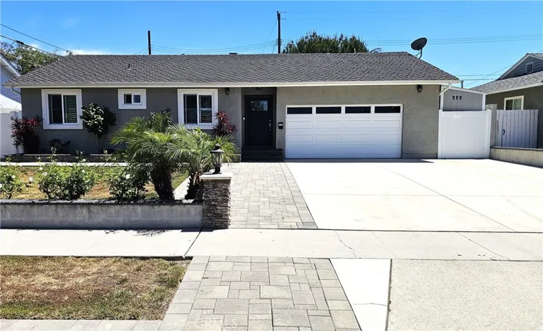 1124 W Woodcrest Avenue, Fullerton, California 92833