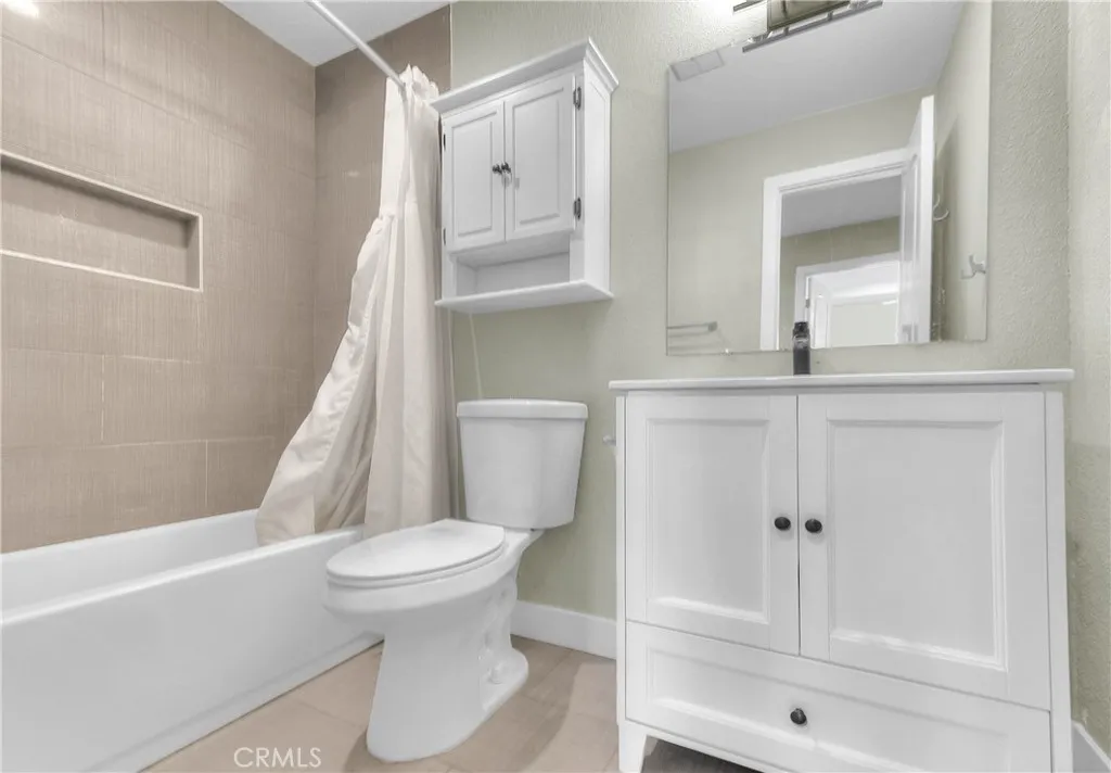 2nd bathroom