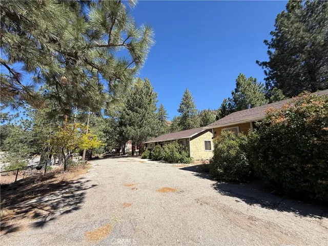 1098 State Highway 2, Wrightwood, California 92397