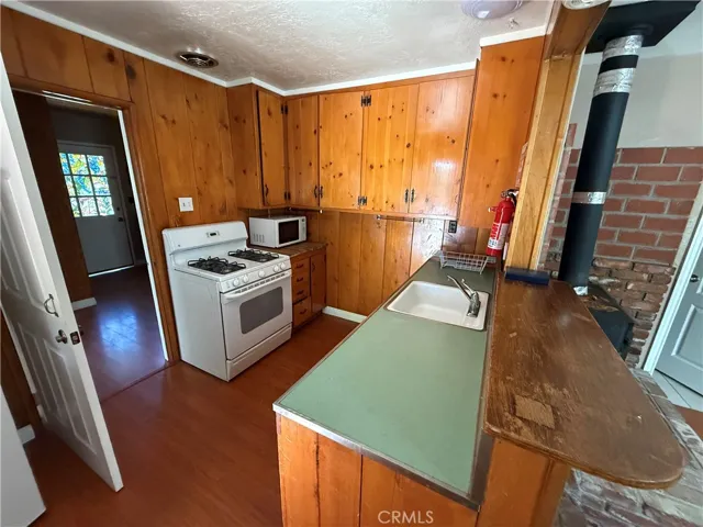 1098 State Highway 2, Wrightwood, California 92397