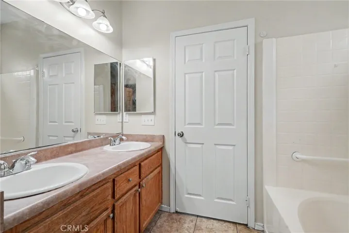 5300 Plute Pass Street, Bakersfield, California 93307