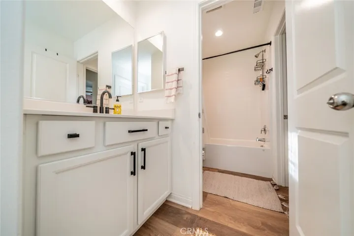 32813 Oakland, Winchester, California 92596