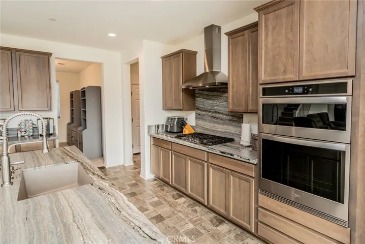 32813 Oakland, Winchester, California 92596