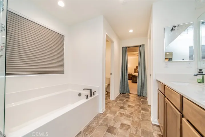32813 Oakland, Winchester, California 92596