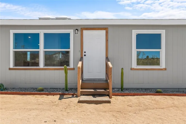 363 Delgada Avenue, Yucca Valley, California 92284