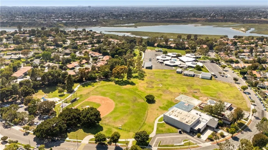 2326 Vista Hogar, Newport Beach, California 92660