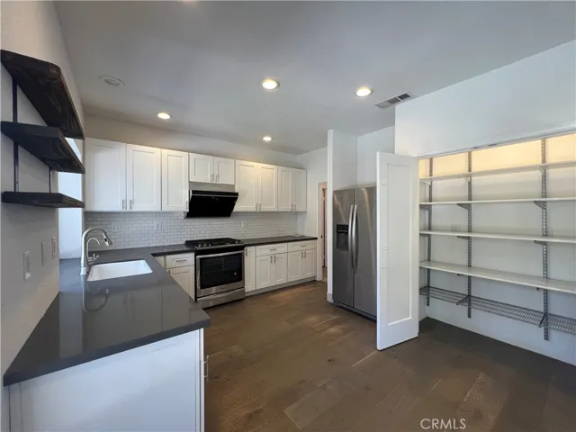 16704 Mesa Oak, Chino Hills, California 91709