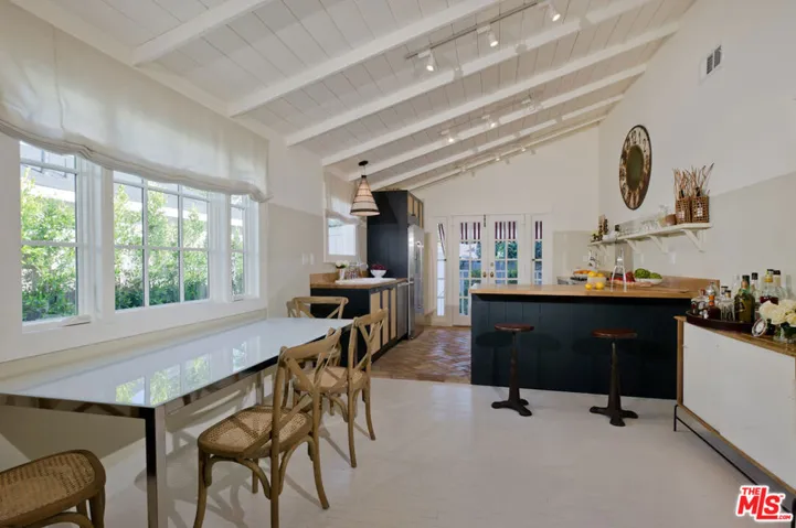 Main House Dining & Kitchen