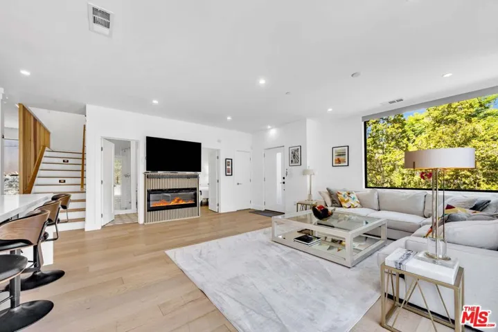 , Los Angeles, California 90041