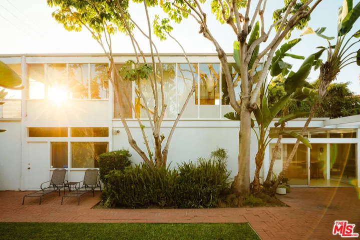 3334 E 1st Street, Long Beach, California 90803