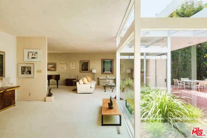 3334 E 1st Street, Long Beach, California 90803