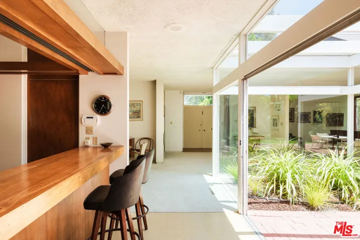 3334 E 1st Street, Long Beach, California 90803