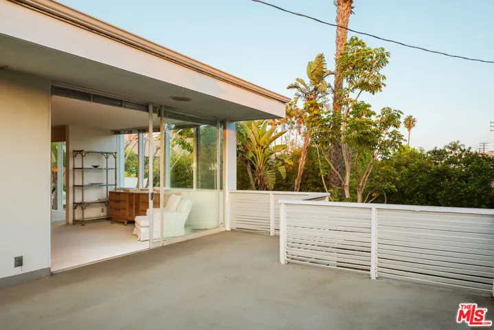 3334 E 1st Street, Long Beach, California 90803