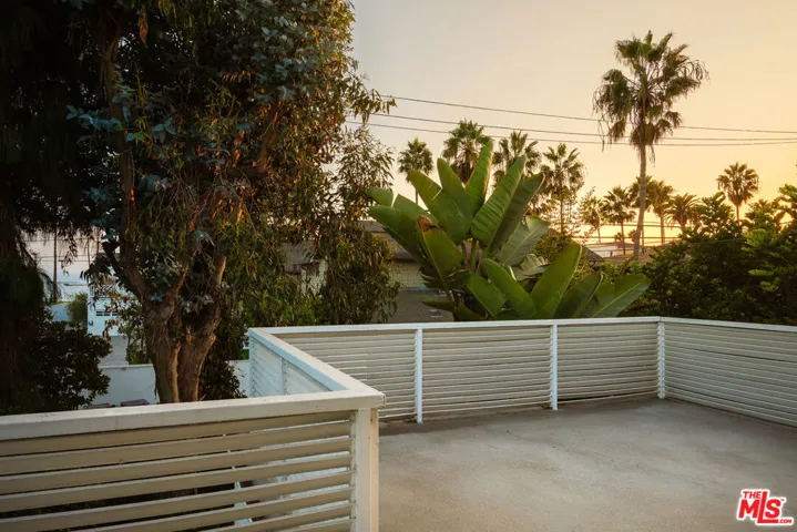 3334 E 1st Street, Long Beach, California 90803