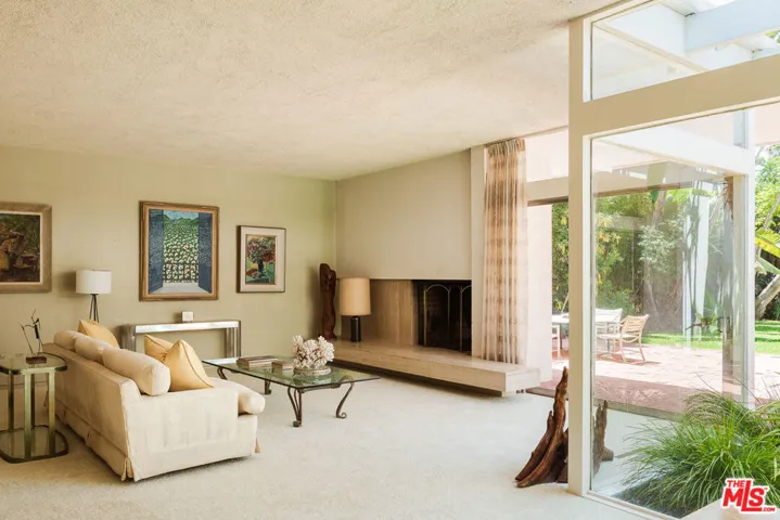 3334 E 1st Street, Long Beach, California 90803