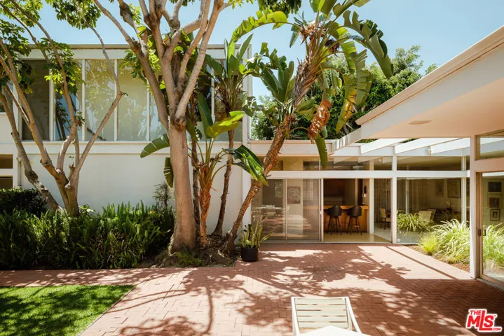 3334 E 1st Street, Long Beach, California 90803