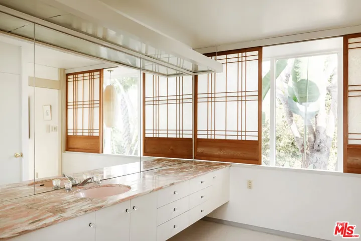 3334 E 1st Street, Long Beach, California 90803