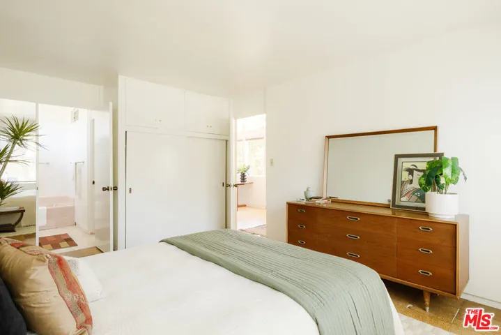 3334 E 1st Street, Long Beach, California 90803