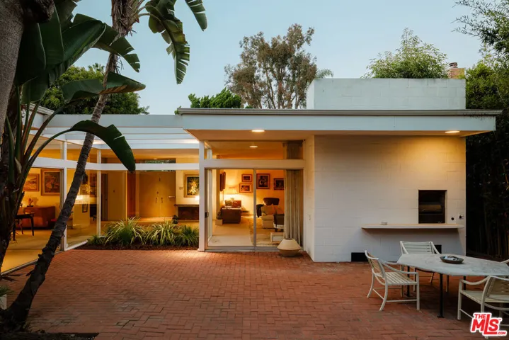 3334 E 1st Street, Long Beach, California 90803