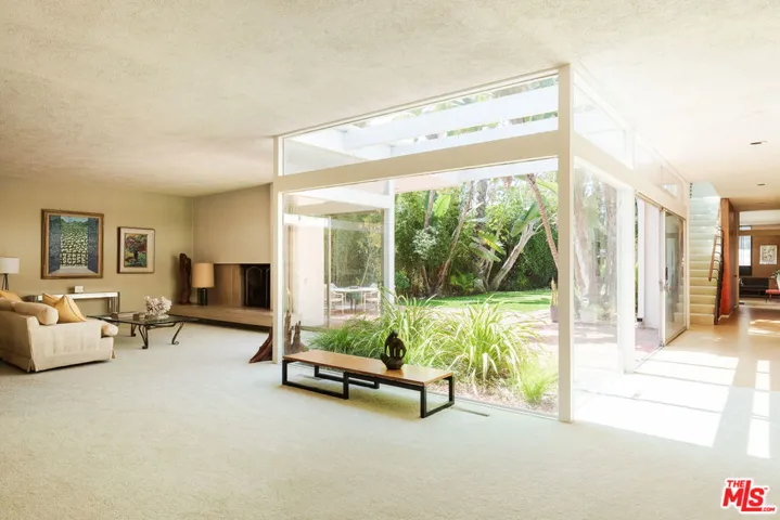 3334 E 1st Street, Long Beach, California 90803
