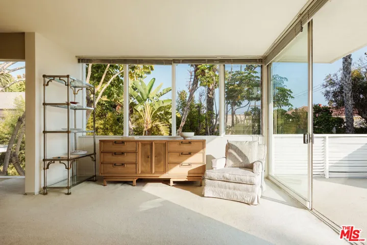 3334 E 1st Street, Long Beach, California 90803