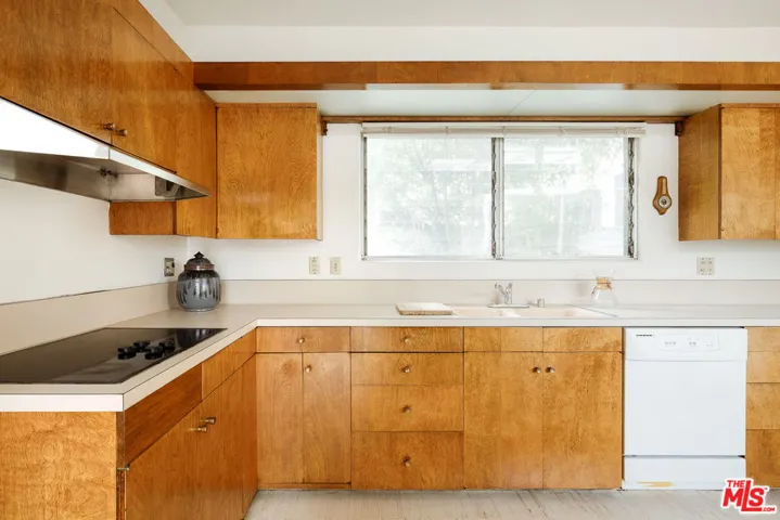 3334 E 1st Street, Long Beach, California 90803