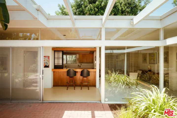 3334 E 1st Street, Long Beach, California 90803