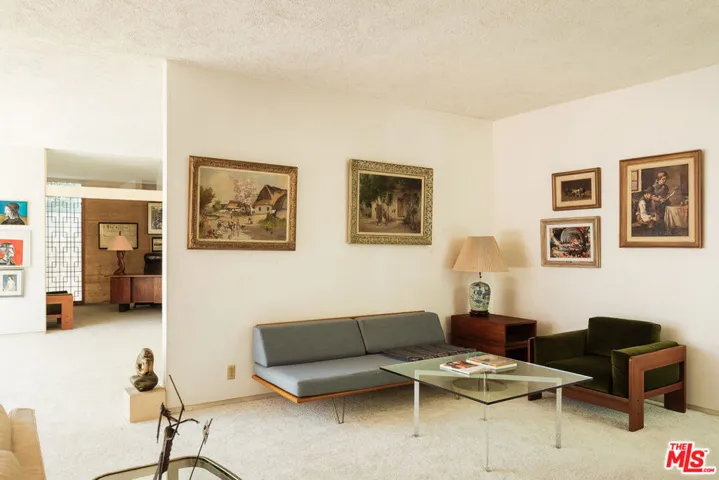 3334 E 1st Street, Long Beach, California 90803
