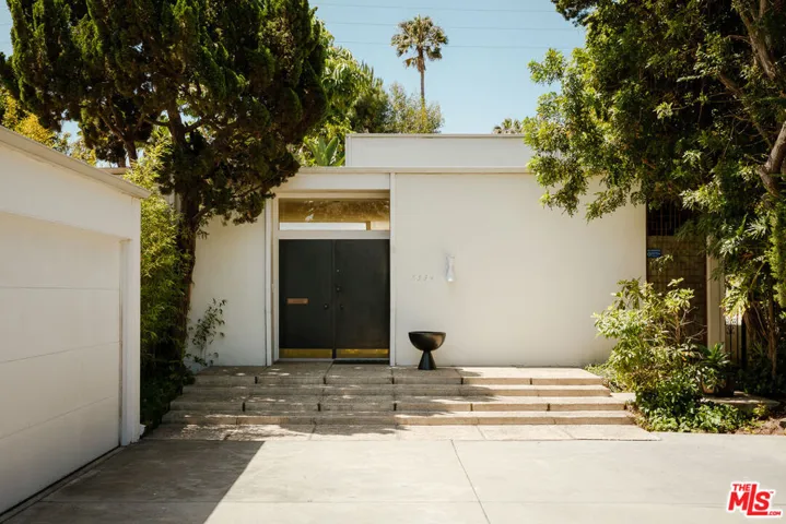 3334 E 1st Street, Long Beach, California 90803