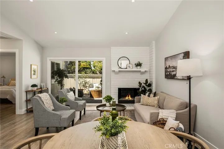 32 Acorn 15, Irvine, California 92604