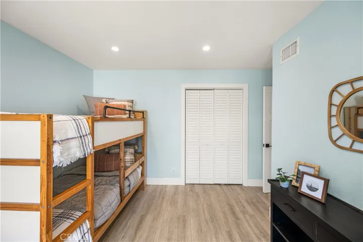 32 Acorn 15, Irvine, California 92604