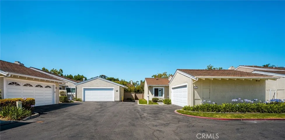 32 Acorn 15, Irvine, California 92604