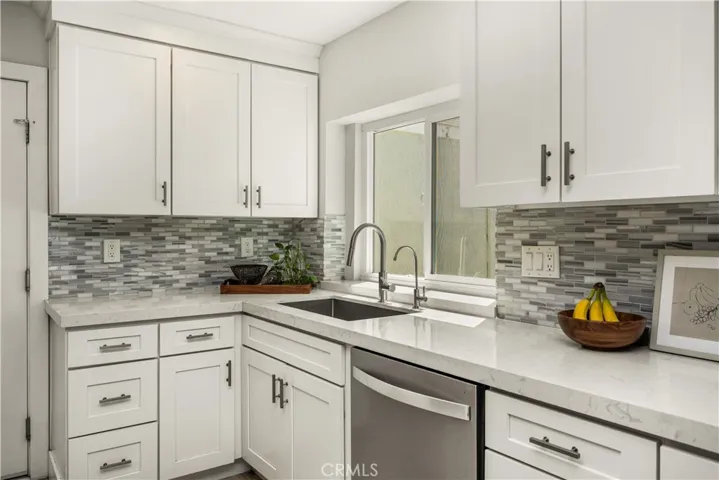 32 Acorn 15, Irvine, California 92604