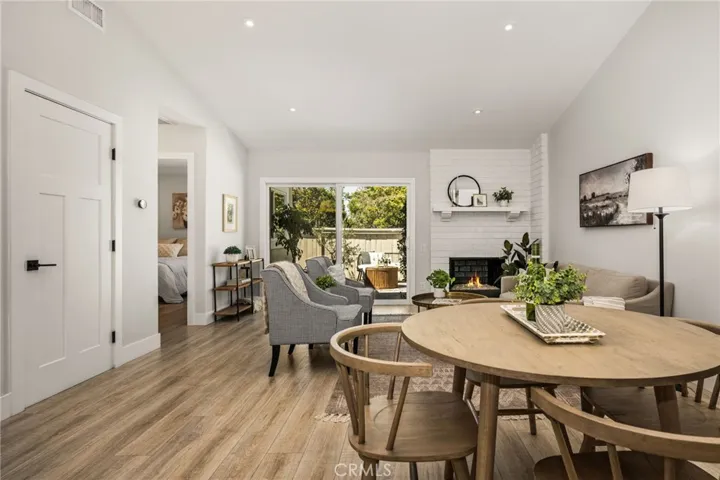 32 Acorn 15, Irvine, California 92604