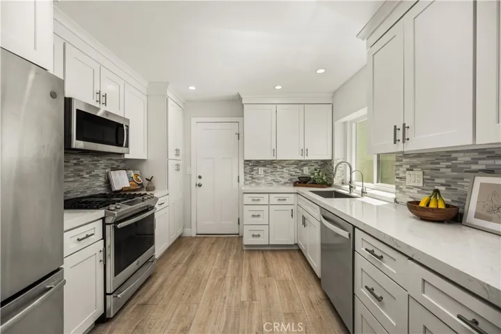 32 Acorn 15, Irvine, California 92604