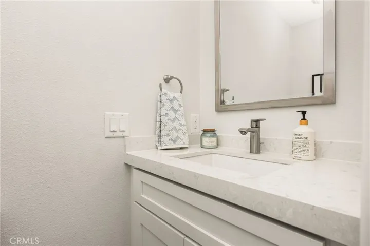 32 Acorn 15, Irvine, California 92604