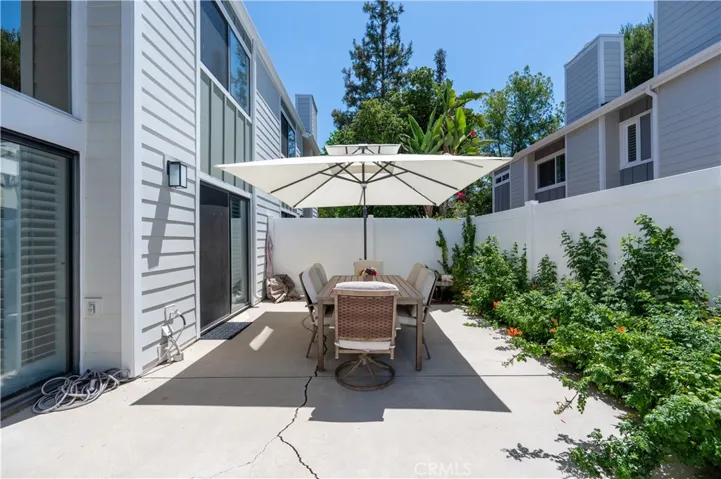 10110 Melinda Way 4, Northridge, California 91325