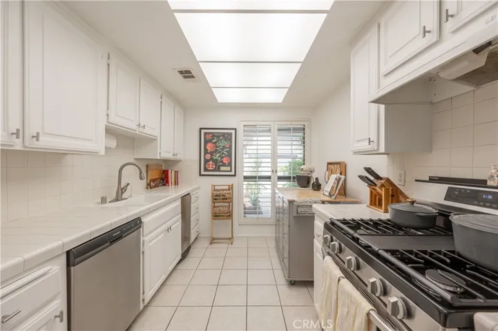 10110 Melinda Way 4, Northridge, California 91325