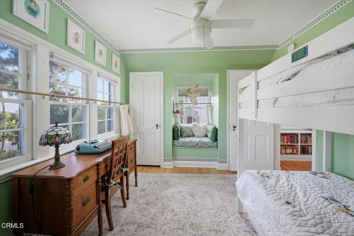 53-Bedroom